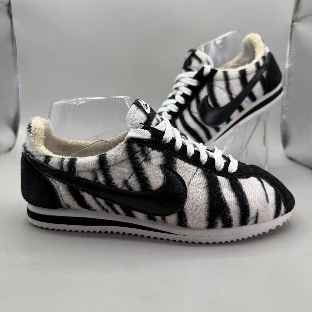 Nike Cortez Zebra Fur Shoes Womens Size 7 Black Sneakers 354698 *RARE*